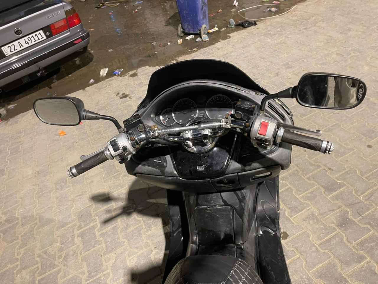 فورزه 09 مكينه حلوه مرتبه لحد يكلي شنو بيها مابيها ماعرف بيهن كهربائيات كله شغال كيج بانزين كيج سرعه رون كله شغال بريكات انامي وخلفي سعر 400 وبيها مجال اطلب واحد فلوس وخذتها عنواني البصره رقمي *********** البصرة, العراق
