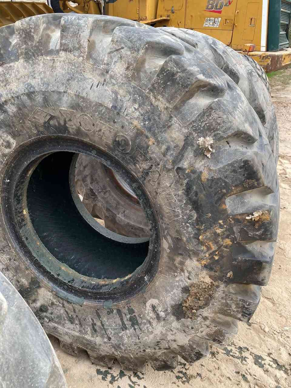 للبيع تايرات شفل قياس 23.5ع25 كربلاء ***********
