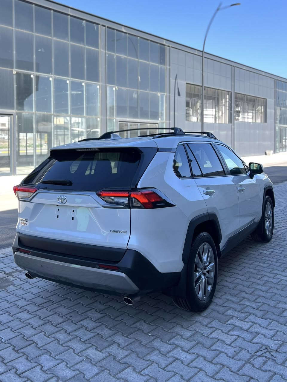 ✅كاتي تترقم شمالي فقط وصول جديد 

Toyota RAV4.2024 limited 1/1 

أعلا فئە مواصفات راف فور

♂️ عدادالمسافه 9 الف   mile

للون  أبيض 

موديل 2024 بنزين وارد أمريكي

⚙️ حجم المحرك 4 سلندر (2.5L) 

💵 (السعر 25,000 $)مجال
شدتين و خمسين ورقه

♦️ المواصفات LIMITED

بصمة ابواب

شغال 

٥كامرات 360درجه 

ستيرن هيتر 

كشنات تدفئه وتبريد

كشنات خلفي تدفئە

كشنات خزن

وايرليس چارج

حساسات امامي

حساسات خلفي 

كشنات جلد  

شاشه لمس كبير

شاشه الكتروني 

سماعات JBL  

مضخم صوت 

بصمة تشغيل 

صندوق شفط كهربائي 

كشنات كهربائي  

فتحة سقف سلايد 

رادار أمامي(تحديد مسار)

رادار جانبي (نقاط عمياء)

رادار خلفي(التحذير من الاصطدام)

تحكم وضعيات القيادة Drive Modes  

اوتو ستارت (Auto start)

اوتو ستوب(Auto Stop)

هاند بريك بصمة

اوتو هولد(Auto Hold)

تحكم وضعيات القيادة ECO,NORMAL,SPORT

مانع انزلاق+ABS

حساسات خلفية+كاميرا

تحكمات استيرن

تبريد قطعتين 

وبقية المواصفات المعروفة

الضرر كما موضح بالصور بابين  ودعامي أمامي صبوخ 

2T3Y1RFV0RW333931 رقم شاصي✅

ايرباك كلش سليمة ١٠٠/١٠٠

بدون دواخل  

(العنوان/سليمانيه)

                 - - - - - - - - - - - - - - - - - 

✅للاتصال/

***********
