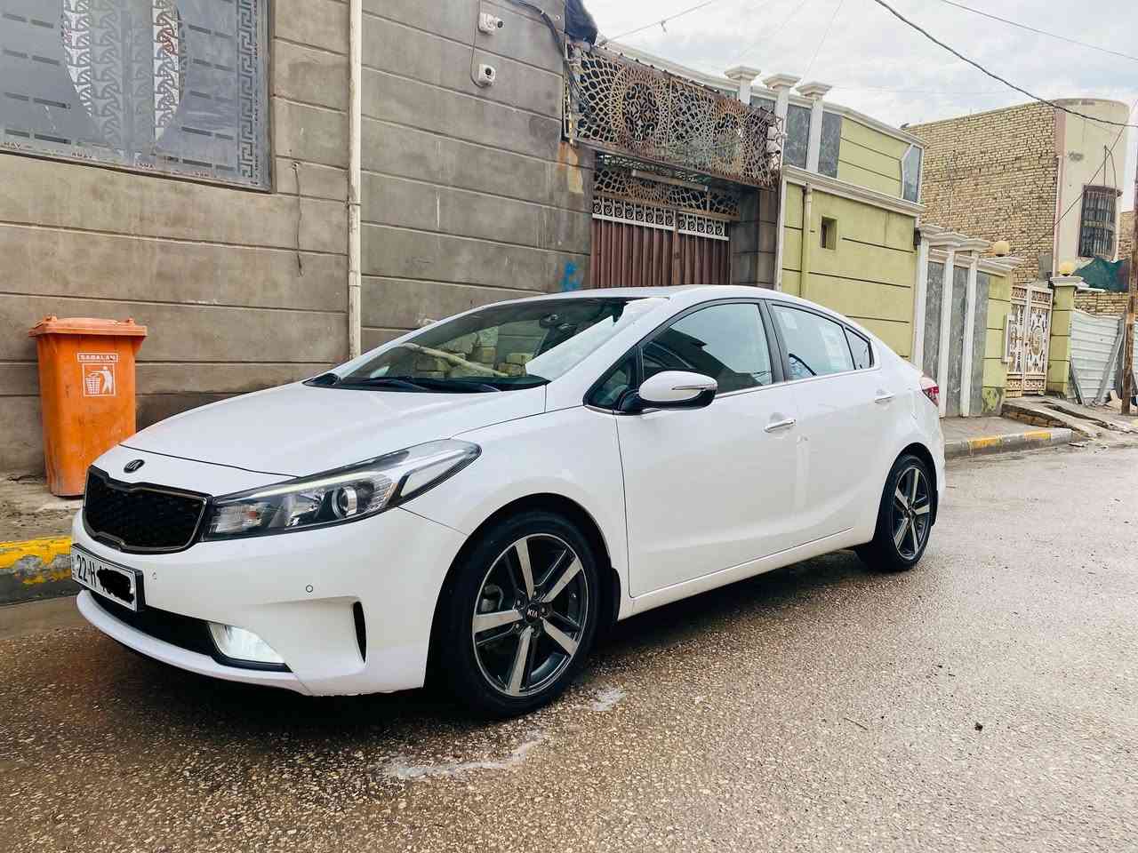 السلام عليكم كيا سيراتو موديل ٢٠١٧ خليجي فول الفول وارد ايراني تجي VIP اعلى مواصفات
كفالة عامة من الصبغ والحادث والتبديل سونارها مرفق مع الصور وجاهزة من جميع النواحي 
محرك ٢٠٠٠ دوش 
فتحة سقف سلايت 
بصمة ابواب وتشغيل 
انارة ترحيب 
داخل جلد 
كشنات الخلفيه تدفئه تبريد 
تبريد قطعتين خلفي
تبريد. مخناخي
لدرات اماميه خلفيه
رادار عنده الرجوع  جانبي 
المقاعد الامامية كهرباء 
خزن ميموري 
كشنات تدفئة تبريد 
هيتر استيرن 
هيتر مرايا 
نقطة عمياء ورادار امامي 
كاميرا خلفية 
شاشة ابل كار بلي 
تحكم ستيرن 
مود درايف
حساس امامي خلفي 
اشاير مري 
ليدات امامية خلفية 
اضاءة زنون 
لايت زنون بلاد عدسه 
مكان السيارة ديوانية 
رقم ***********
