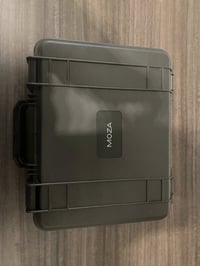 للبيع مانع اهتزاز للكاميرا والهاتف من شركة (ronin moza air) الجهاز نضا...