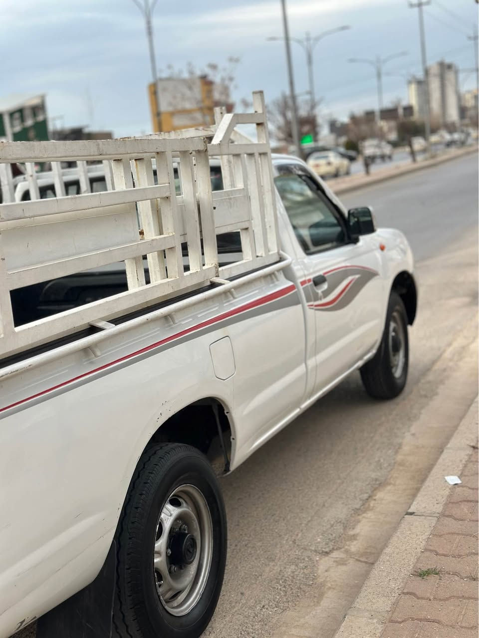 نیسان پیکاب 2012 
بێ بۆیاخ ✅بێ سارد ✅بەس دوو شوختی هەیە شایەنی باس نیە 
گێڕ و مەکینە نەکراوەتەوە بەشەرت✅

سەیارەکە زۆر خزمەت کراوە  , تەنانەت فڵنجەی کون کونی بۆ دانروە بۆ ئەوەی بانس و فڵنجەی لەکاتی ئیستۆپ گەرم نەبێت 

گێڕ , مەکینە , تەبرید , تەقە و ڕەقە ،تەحویل و وەکالە هەمووی بەشەرت ✅

سەنەوی تا 2031 تازەیە , هەزەو بەڕادی تازەیە 
٢٥٠ دینار مەسرەفی تیانیە 
سعر ١٤٨ گەڵا و مەجالێکی کەم 

*********** ـ السليمانية, العراق
