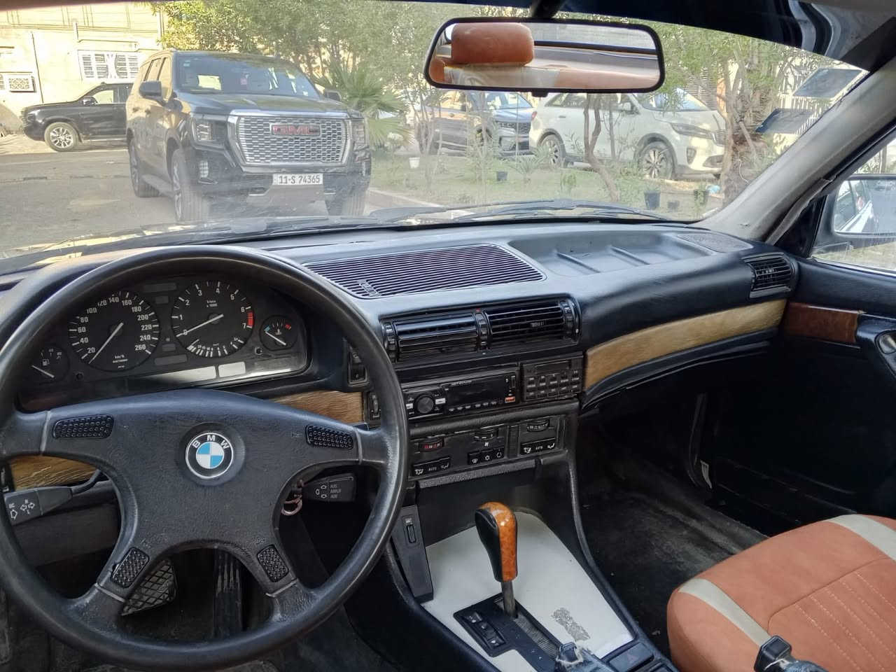 السلام عليكم700 BMWللبيع او مراوس موديل 90السيارة بأسمي السنويه 2030 جاهزة السياره من كل النواحي تخم تاير جديد صدر امامي خلفي جديد السعر 45وبي مجال العنوان الكرخ  ***********ابو علي
