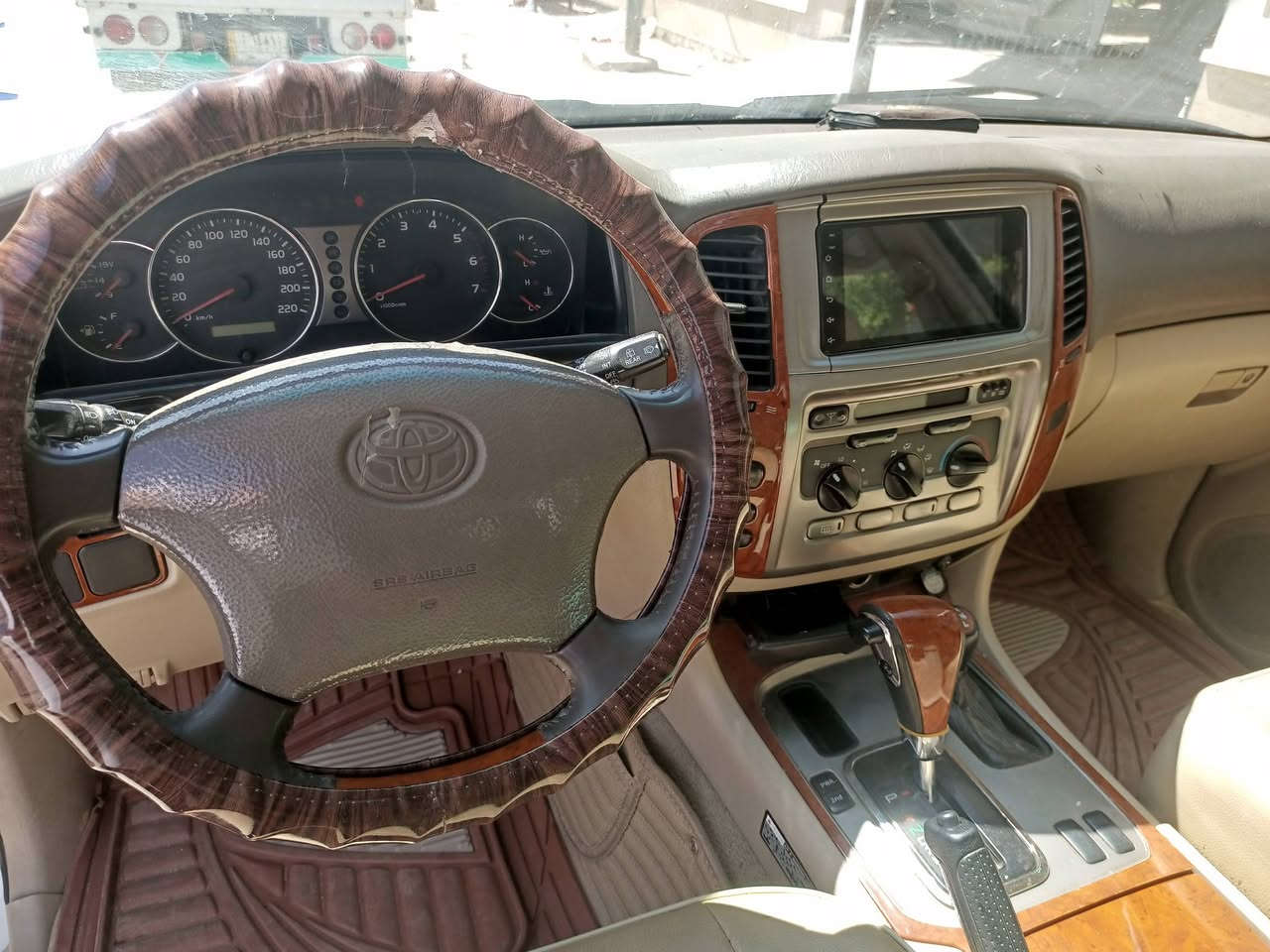 لاندكروز 7 راكب موديل 2007 انبار تبريد 3 قطع  بأسمي تحويل ثاني يوم 6 سلندر موجود بالرمادي باقي التفاصيل والاستفسار اتصال عالرقم  *********** او المراسله خاص سعر 145$
