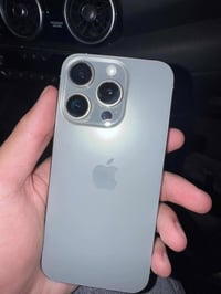 آيفون ١٥ برو • بطارية ٨٨٪ • قابل تفاوض