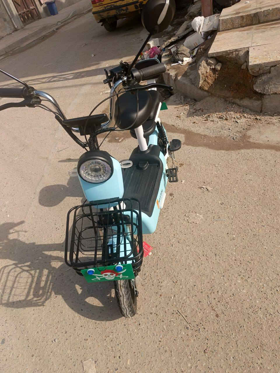 سلام عليكم شباب للبيع 
دراجه شحن مديل 2026جديده صار١٥يوم من اخذتهااستخدام قليل كلش سويجات ثنين بصمات ثنين كارت تشغل شاشه مسجل بلوتوث حساسات يده زوج بريكات شاحنه كلها كامله اي نقص مابيها 
عنواني بغداد العبيدي شارع ٢٠
رقم الهاتف *********** دبل اشاره كلش حلوه
