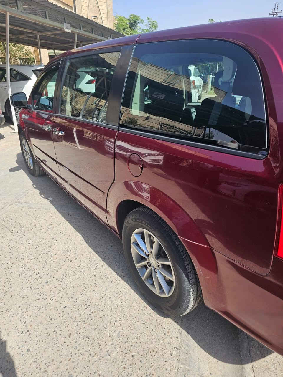 السلام عليكم دوج كرفان موديل 2017 رقم اربيل
تحكم ستيرن مانع انزلاق تبريد 3قطع  كشنات منفصل  أبواب ميكانيك لايت عدسات عالي زنون محرك 3600
الشاصي ولغود مكفولات حادث صندوق خلفي
العنوان بغداد 
للاستفسار 
***********
