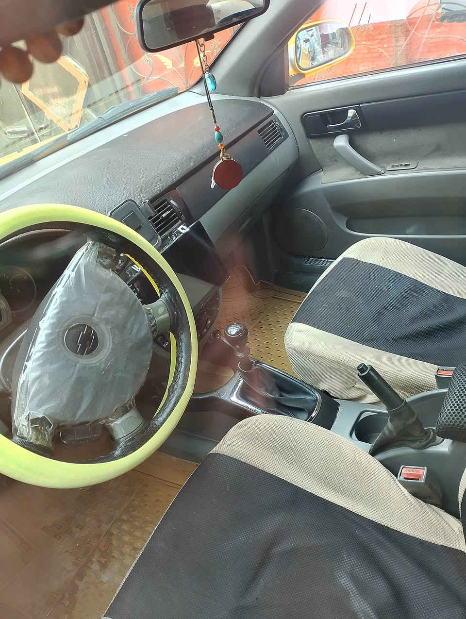 السلام عليكم شوفليت اوبتر 2010 تكسي رقم بغداد بسمي السيارة خير من الله السعر 60وبيهة مجال بسيط للاستفسار ***********
