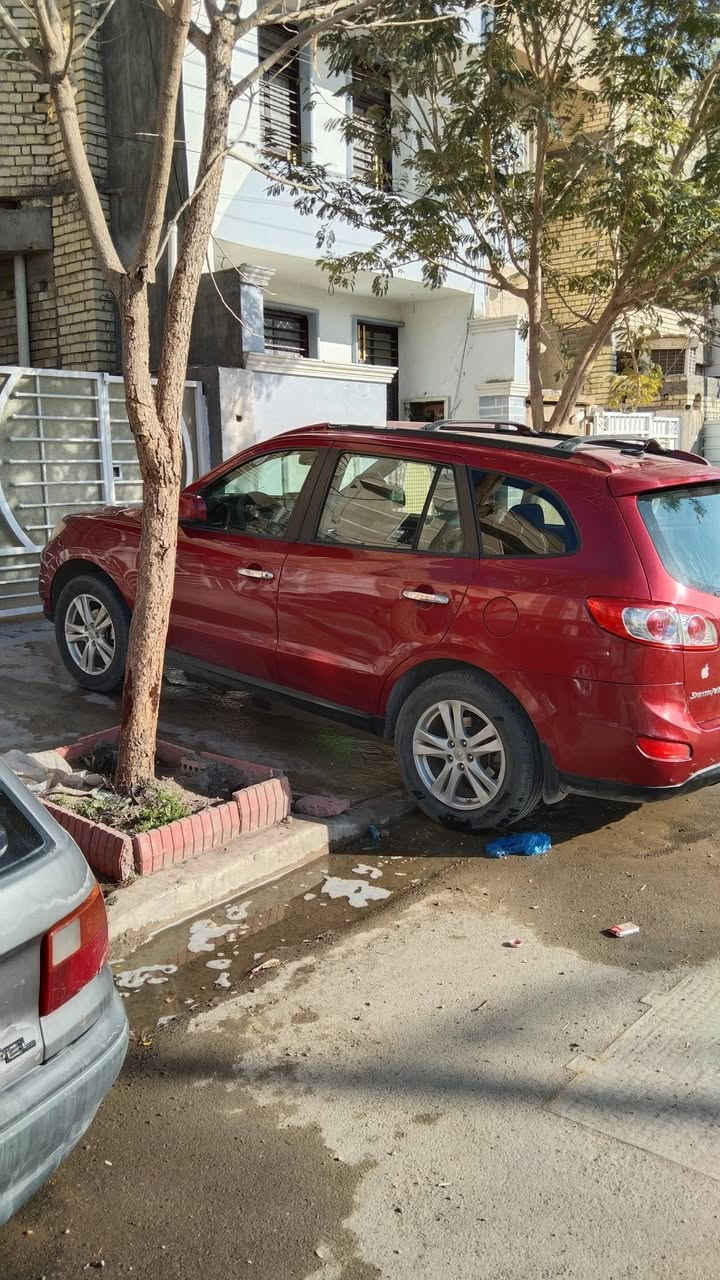 السلام عليكم سنتافيا2012
محرك3500 
وارد امريكي 5راكب
تقرير سونار تعديل باب السائق والخلفي على بارد
***********رقمي
سنويه جديده بسمي تحويل ثاني يوم2030
السعر155وبي مجال
