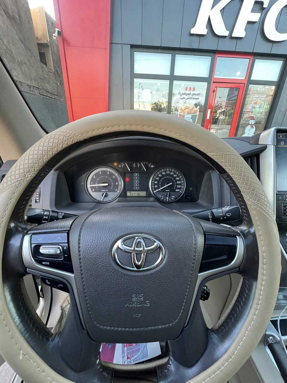 السلام عليكم
لاندكروز 2021. شركات فول موصفات. مكفوله كفاله عامه. ماشيه 53 الف. حقيقي. جديده السياره. رقم اربيل بسمي. السعر. 51.500.  بيهه مجال بسيط. للشراي. للستفسار.  ***********
