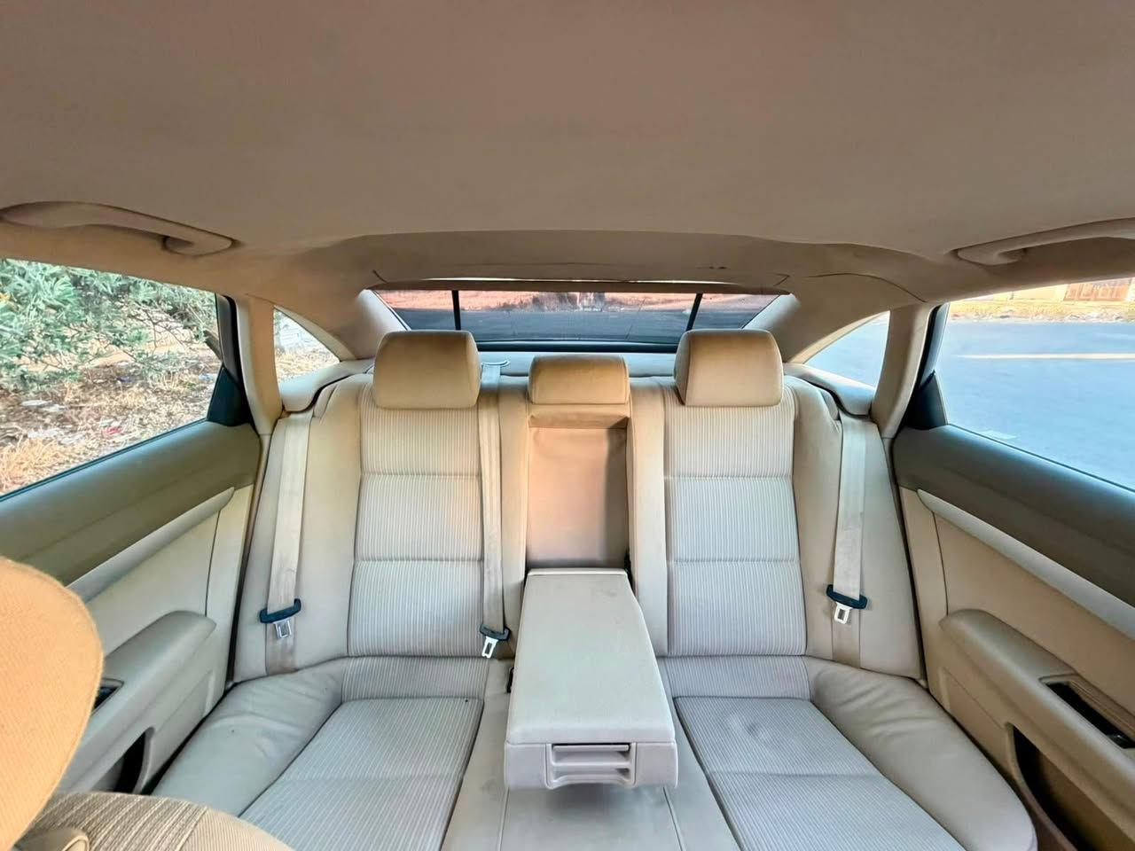 أودي A6 (2006) فحص كامل آعلى صنف 🔝
Audi A6 (C6 generation) 2006 ☑️
فحص السياره : 7 جـــٰـــيــــد ✅ بدون ملاحضات 
[ المحرك والجير ولا ملاحضه بلصلاة عالنبي ]
والميكانيك والكهرباء  ولا ملاحضه ]
 كلشي شغال ميه بالميه على وضع بلادها ✅
-
استخدام شخصي مالك تاني من الوكاله ♦️
 صيانه دوريه آول ب اول ♦️
التواصل : 0791792575

* دهان جديد  آلماني + نانو سيراميك للحمايه
* كوشوك نضيف 
* جنطات اصليه وكاله 
* نضام صوت اصلي مسستم . 
* نظام الدفع الرباعي
* نظام الشاشة والوسائط المتعددة المركزي
* تحكم. طاره شاشة معلومات . 
* التكييف مركزي حامي بارد ميه بالميه . 
* : تحتوي على برنامج الثبات الإلكتروني (ESP)، ونظام منع انغلاق المكابح ( ABS )
فتحه كرستال 3 حركات . 
كراسي كهرباء بالكامل + تدليك للكرسي كامل 
اضوية معدله زينون كشافات زينون
سياره بالصلاة عالنبي وربي يبارك. ل صاحب النصيب 
-
للمعاينه (  عمان المقابلين )
التواصل : 0791792575


**إذا كنت صاحب هذا الإعلان وتريد حذفه لأي سبب، رجاءا أرسل رسالة إلى الدعم الفني**
