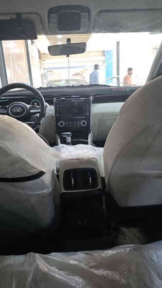 السلام عليكم 
توسان خليجي موديل 2024 رقم بغداد 
ماشية 23 السياره جديده 
بيها بس ذني الي مأشر عليهن منزلهن بالصوره 
سعرها ب205 وبيها مجال

0787 944 4994
