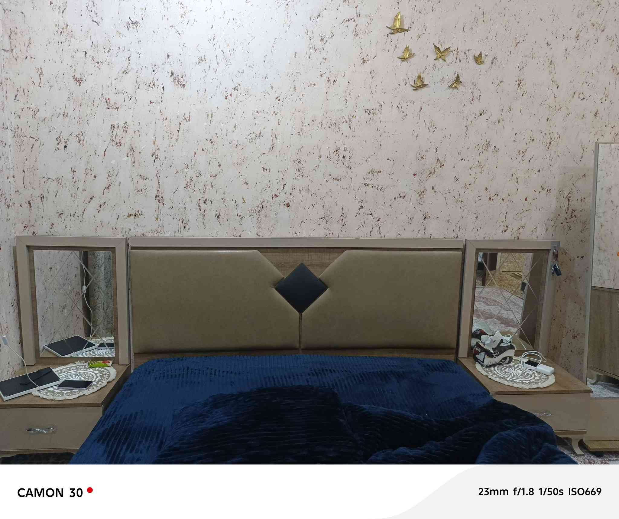 غرفه تركي نفرين كامله للبيع مع الدوشك السعر ٦٥٠ ألف وبي مجال بعد العنوان موصل حمدانيه للتواصل ع الرقم الآتي *********** .
