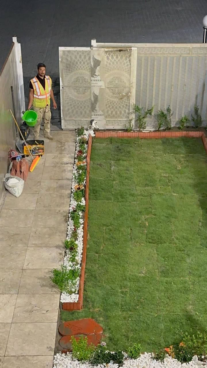 السلام عليكم يوجد حدقجي تقليم اشجار تكريم نخل تنظيف ثيل زراعه النباتات موجود *********** #الجميع
