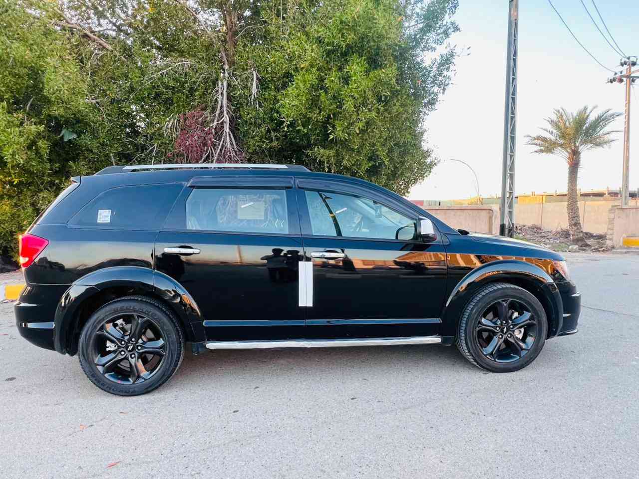 السلام عليكم  سيارة دوج جورني كروز موديل 2019 رقم ذي قار حره تحويل مشروع وطني ضررها تبديل بنيد وبيها رشات صبغ خفيفه تجميل محرك 2400 مامفتوح شاشه كبيره كاميرا دواره تحكم جهتين 7 راكب جلد كشن كهرباء 3 قطع تبريد تخم تاير تبريد حداديه كهربائيات كلها شغاله السعر 110 ورقات وبيها مجال بسيط للشراي مكان السيارة ناصريه الشموخ للاستفسار *********** *********** ناصرية, ذي قار
