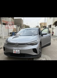 من رخصه الادمن فولسواكن id4 موديل 2024 ماشيه 37,000km فول ماعدا الفتحه...