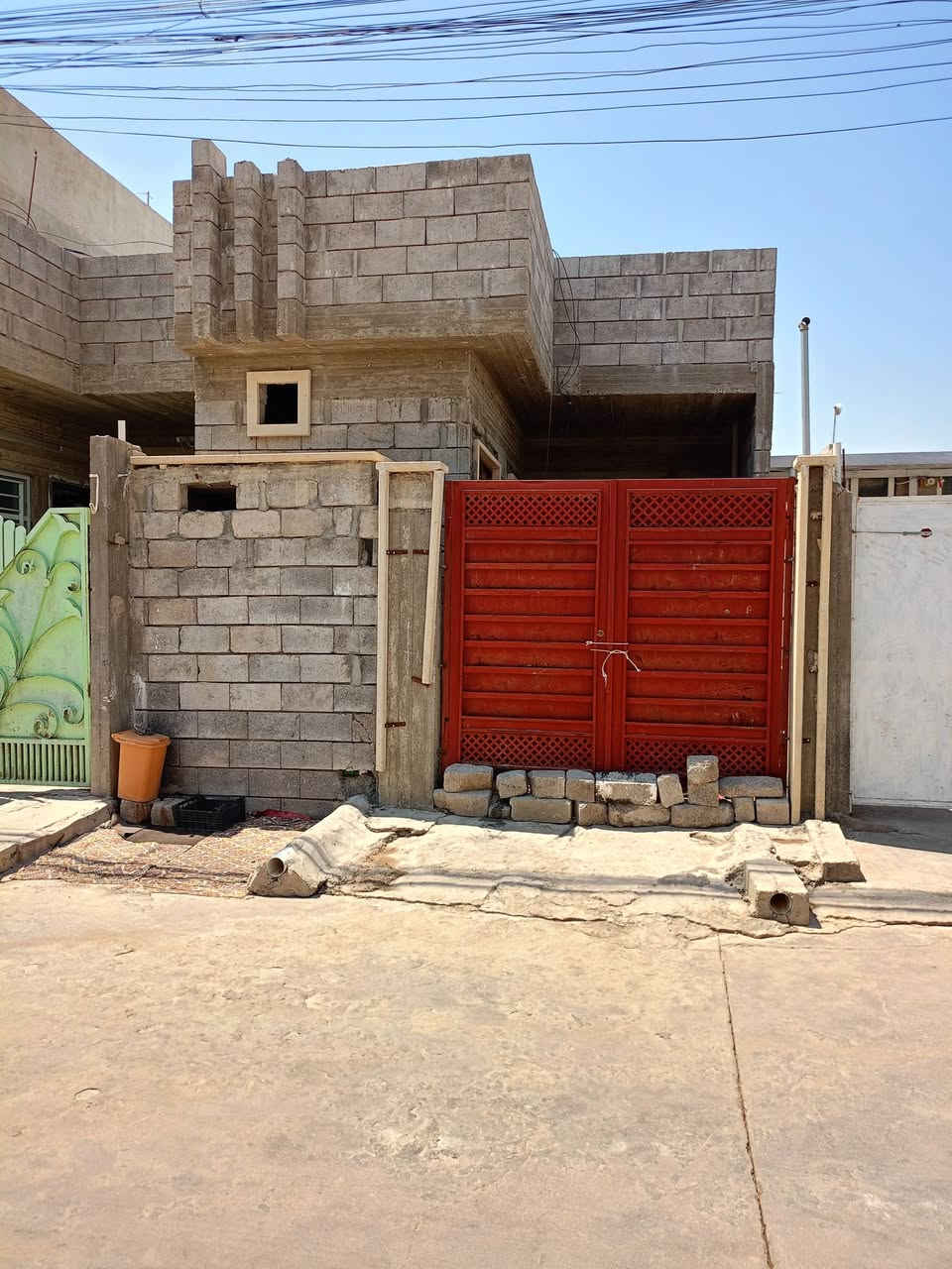 للبيع جمعيه الكندي سيد عمار ثاني فرع عل يمين بعد المول  كارت بلديه واوراق جمعيه كامله هيكل 100 متر طابق واحد صبه ارضيه  تأسيس مجاري خفيفه وثقبله باقي التفاصل بل فيديو  السعر 45
 ***********
