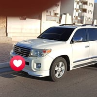 لاندكروز 2013 رقم شمالي تضليل بسنويه سياره مكفوله 6 سلندر 07887127557