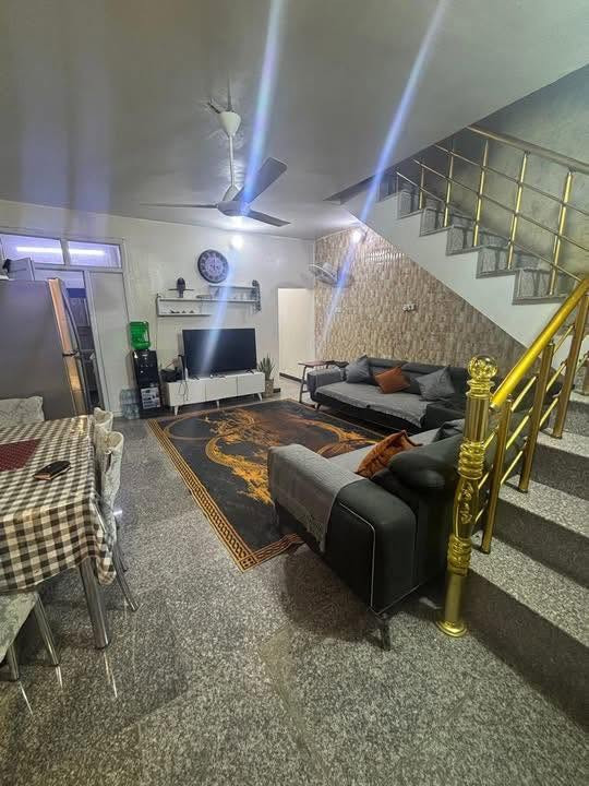 ⸻

🏡 دار للبيع – موقع مميز

📍 العنوان: شارع المغرب / نجيب باشا
📐 المساحة: 147 متر
📏 الواجهة: 5.65 متر
📏 النزال: 26 متر

🔹 تفاصيل الدار:
 • 3 غرف نوم
 • صالة
 • مطبخ
 • 3 حمامات

🔸 موقع هادئ وقريب من جميع الخدمات

📞 للاستفسار:
***********
