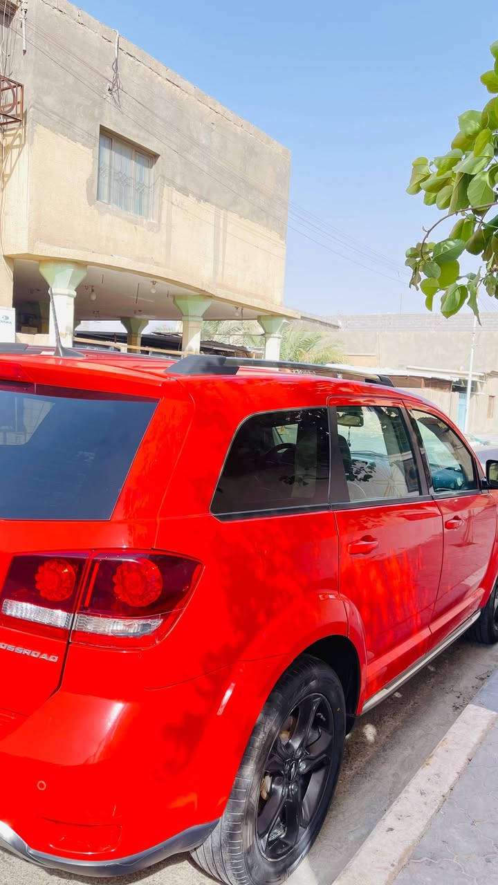 دوج جورني كروس رود فئه اس كامل مواصفات 
موديل 2019 وارد امريكي رقم ذي قار .السيارة حرة
محرك 2400
لون برتقالي 
سبعة راكب 
ثلاث قطع تبريد 
تحكم ستيرن +حساسات +شاشة كبيرة +داش كام امامية خلفية 
الدفع العجلات الامامية 
تدفئة +تبريد+كشنات كهربائية +مثبت سرعة + شاشه بلاد + خرائط جي بي اس +بلوتوث +تشغيل بصمة +حدادية تخبل 
الضرر جاملغ الايمن مع صبغ الباب صف السايق الايرباكات غير سليمة 
المسافة المقطوعة 60.000ميل
***********
