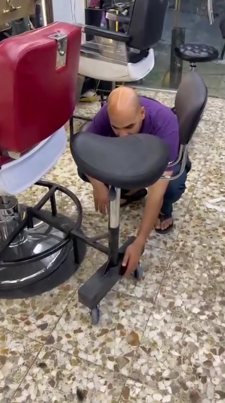 # الكرسي المساعد لحلاق ممن يعانون من الوقف الطويل..
لطلب مراسلة صفحة الرياضي Sports
يوجود خدمة توصيل لجميع المحافظات..
وبسعر جدا مناسب


**إذا كنت صاحب هذا الإعلان وتريد حذفه لأي سبب، رجاءا أرسل رسالة إلى الدعم الفني**