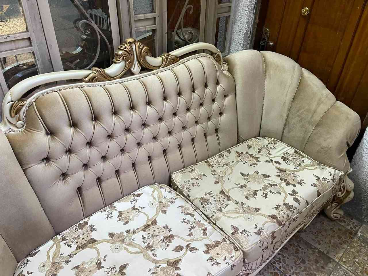 تخم عشر مقاعد زان تركي ب٦٠٠ نضيف اي كسر مابي للاستفسار***********او خاص
