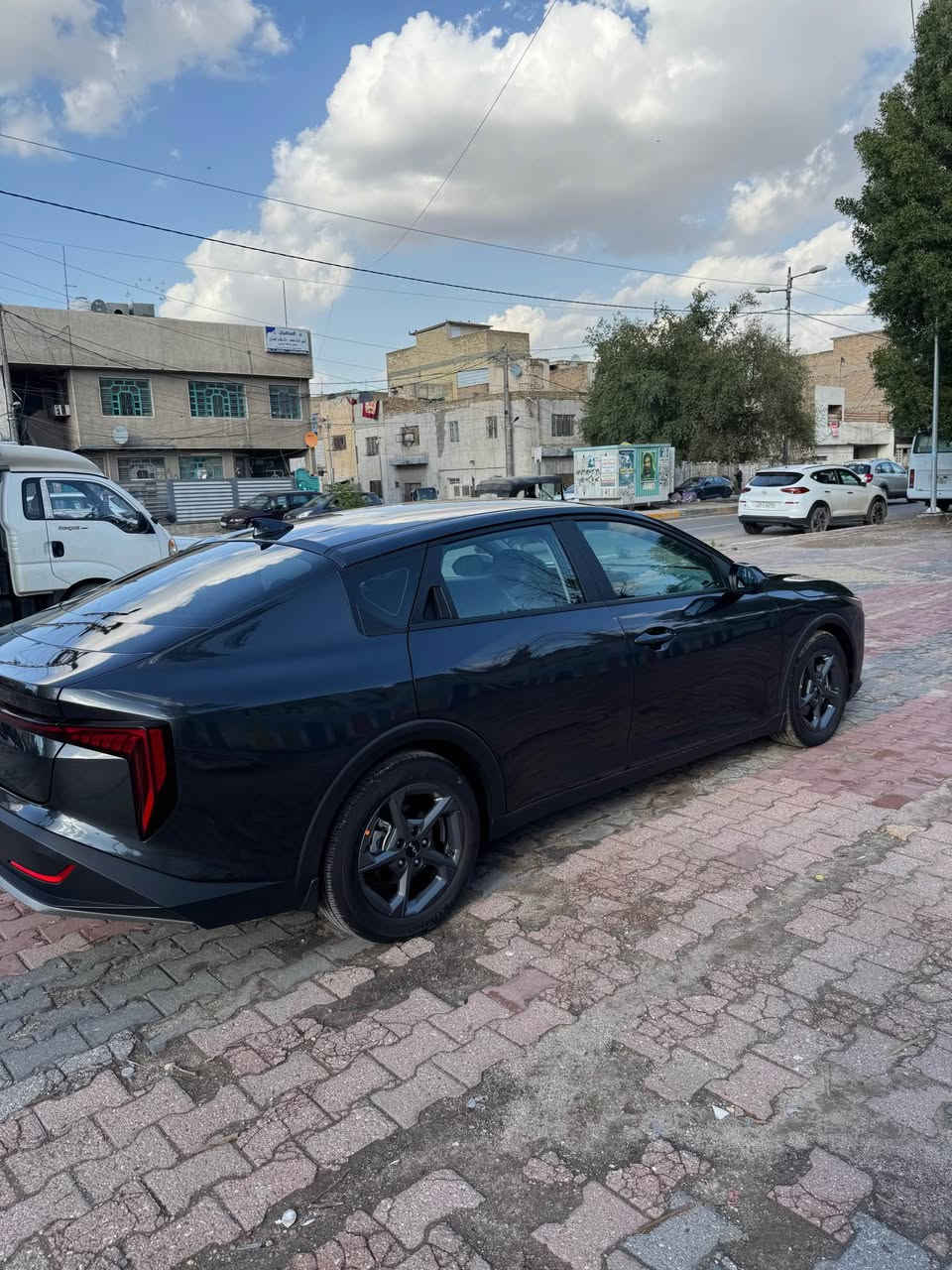 السلام عليكم للبيع K4 وارد أمريكي (اللون الزيتوني) دخول جديد بدون رقم (منفيس بأسمي) حادثها فقط شويه مقدمه البنيد كما موضح بل صوره ليبل واحد حتى الدعاميات بدون صبغ بدون ايرباك ماشيه 2 ألفين مايل فقط على وضع الشركه  محرك 2000دوش موصفات 
—————————————————
1-بصمه+ ترحيب 
2- شاشه متصله دجتل 
3- سايد بريد دكمه 
5- ويل كب 16
6- رادارات 360 درجه 
7- اوتو هولد 
8-تحكمات ستيرن 
—————————————-
باقي موصفات معروفه السعر ١٦٥ وبيها مجال بسط مكاني بغداد *********** بغداد, العراق
