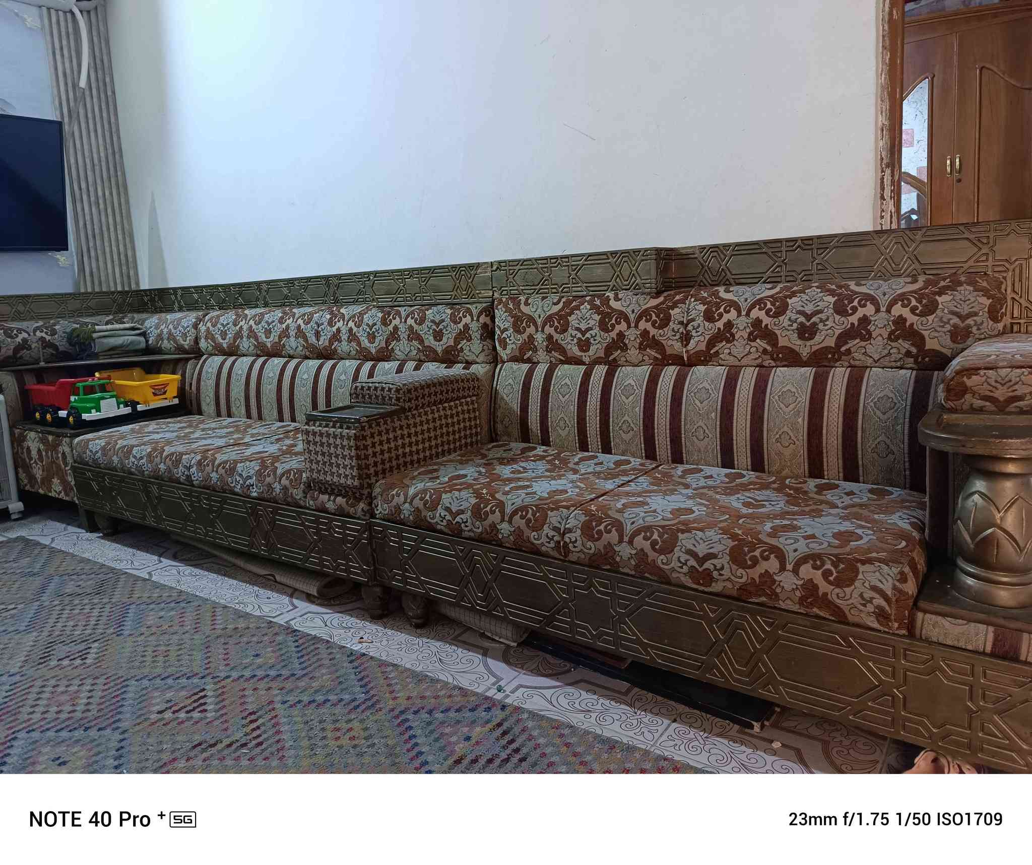 جلسات عربيه اصلي نوع القماش والسفنج بغلي كويتي ضغط اصلي السعر 250 فقط 
العنوان البصره الهارثه كرمة علي الناحيه 
*********** البصرة, العراق
