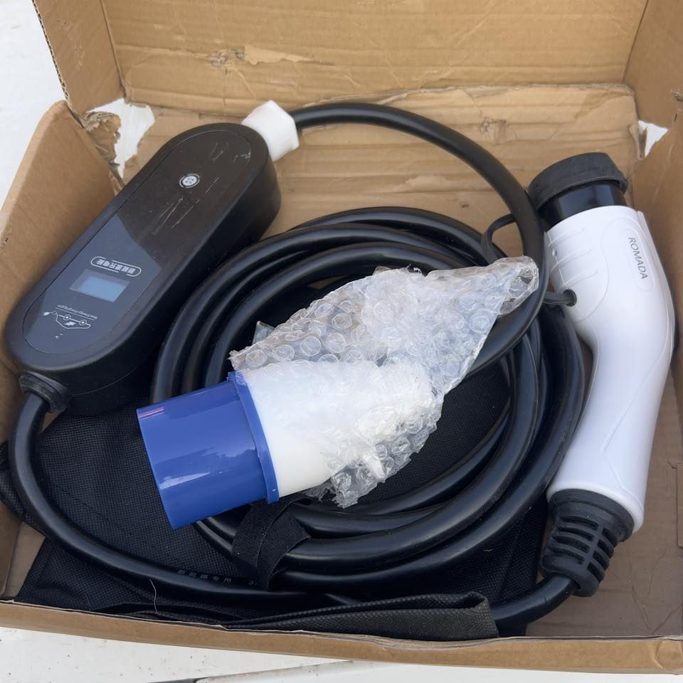 متوفر جميع انواع الشواحن و الادبترات والتحويلات ذاك الجودة العالية والماركات المختلفة للسيارات الكهربائية والبلك ان  للسيارات الصيني و الامريكي و الكوري و الاوربي و التسلا وباسعار مناسبة   للاستفسار مراسلة الصفحة او الاتصال على *********** 
موقعنا بغداد الحبيبية  /يوجد خدمت توصيل جميع المحافظات
