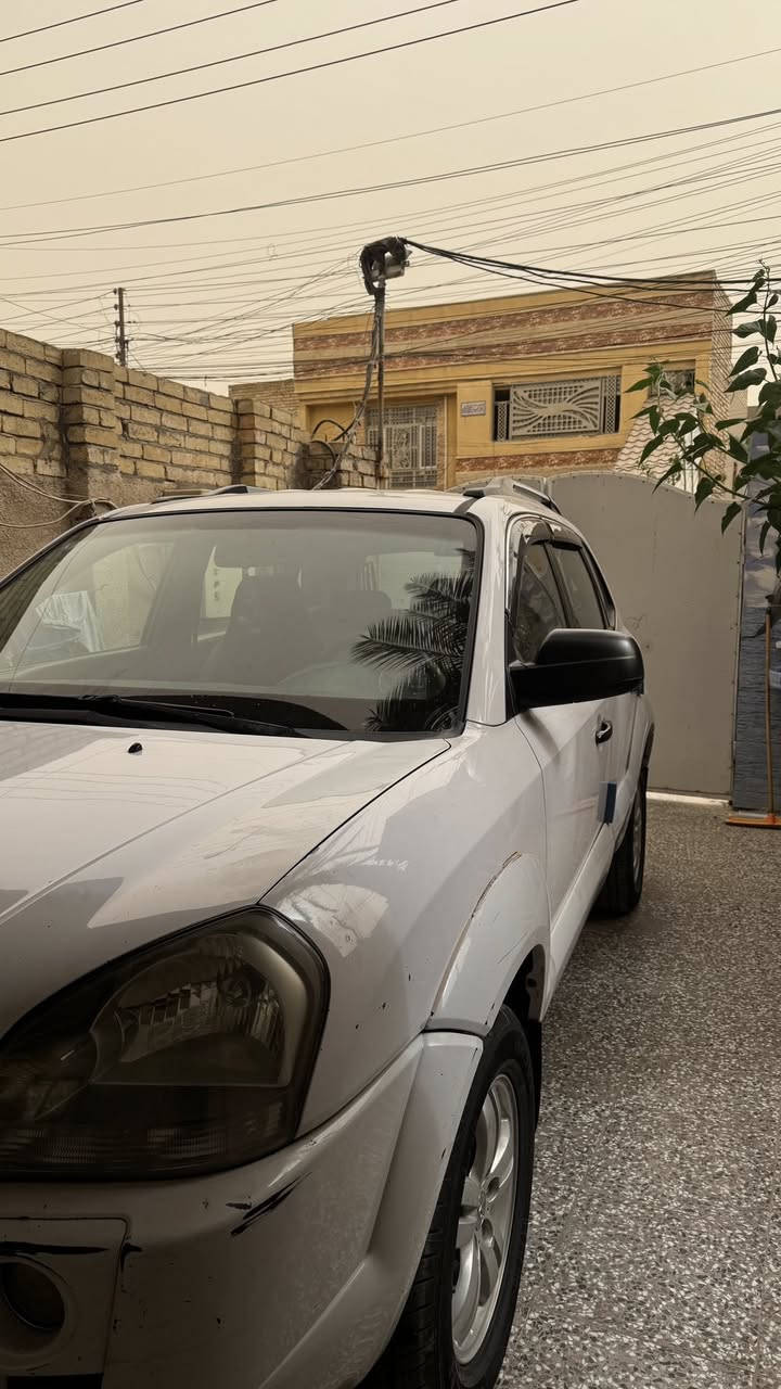 توسان 2008 خليجي كفاله عامه من ضربه و تبديل  فقط صبغ الابلاستك سونار موجود بل منشور رقم بغداد تحويل ثاني يوم تبريد شغال كير محرك خير من الله مكينه 2000 سياره جاهزه خير من الله سعر 118بيها مجال مكاني بغداد العبيدي ***********
