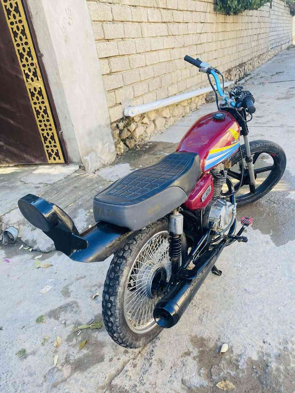 موطور بارت رياضي نشاط فول للبيع كهربائيات شغاله كامله هورن ضفيره جديده باتري جديد 
***********الرقم
