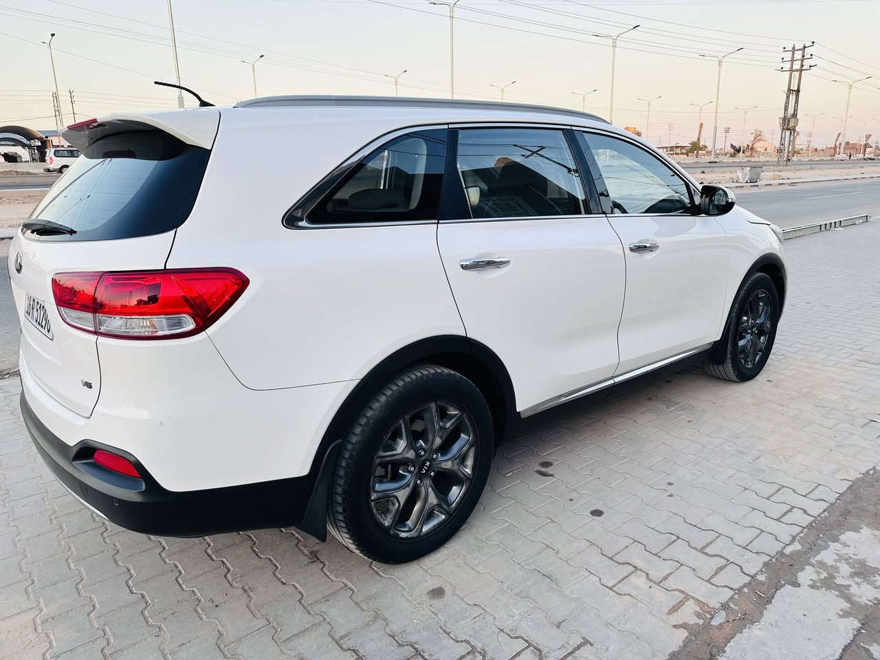 سلام عليكم من رخصة الادمن كيا سورنتو خليجي  سته سلندر 3500 مكفوله كفاله عامه من الصبغ والبارد مكينه كير حدادية.
المواصفات. نص فول :مري شفط ٣ قطع بريد. تشغيل بصمه. 

تخم تاير. السيارة جديده وتخبل تجي وتشوف بعينك

التبريد : 3 قطع تبريد شرط البرودة. إذا مو ثلج مرجوع

موديل 2016. ماشية 166.

رقم انكليزي. سنوية لل 2029

مكاني النجف. 

السعر : 225 وبيها مجال للشراي

للاستفسار الاتصال على الرقم :***********
