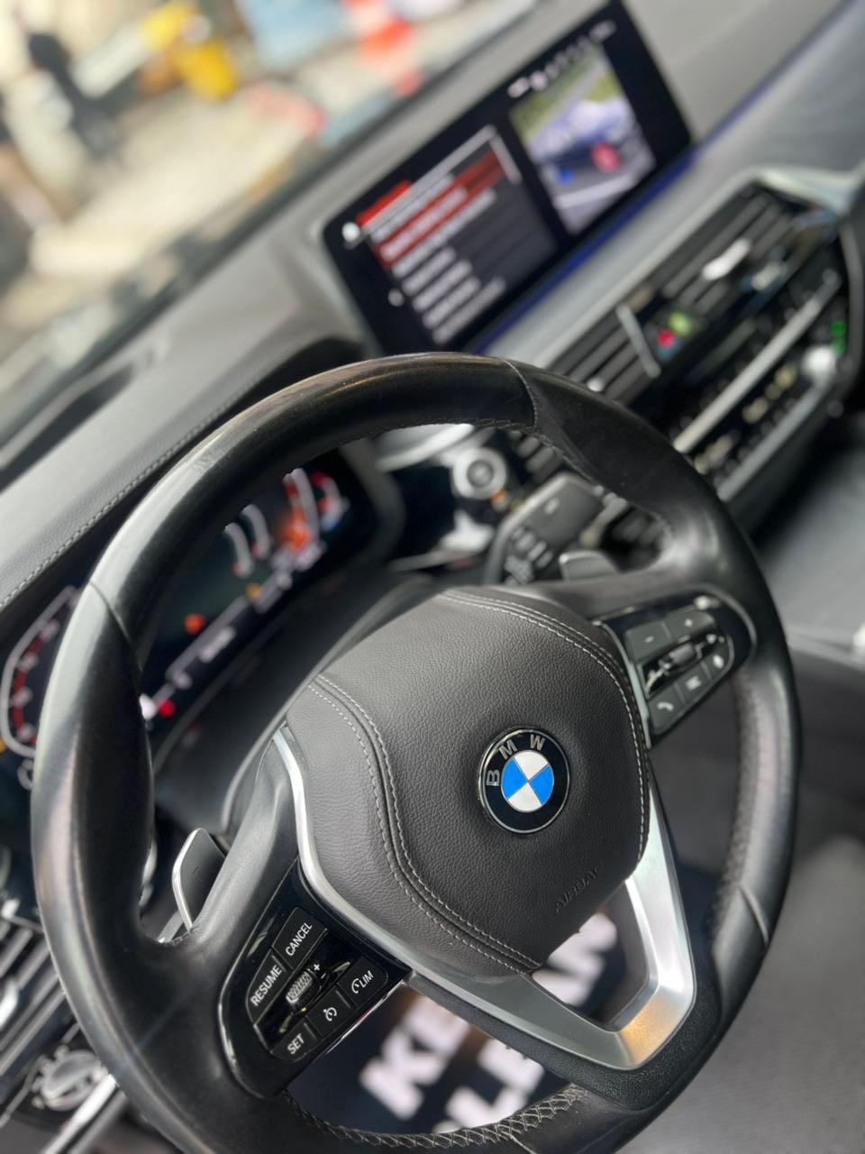 2023 BMW 5 SERIES, 530 I
للبيع فقط مكاني بغداد السياره فول مواصفات ما يحتاج اعدهن فقط جاملغ صبغ امامي ماشيه 30 تحويل مباشر او وكاله  السياره بدون لغد بدون دواخل بدون شاصي نظافة 100‎%‎ 
جاهزه وكلها شغاله لك الك تايرات حداديه محرك 
السعر 33 الف 
*********** واتساب  او اتصال
