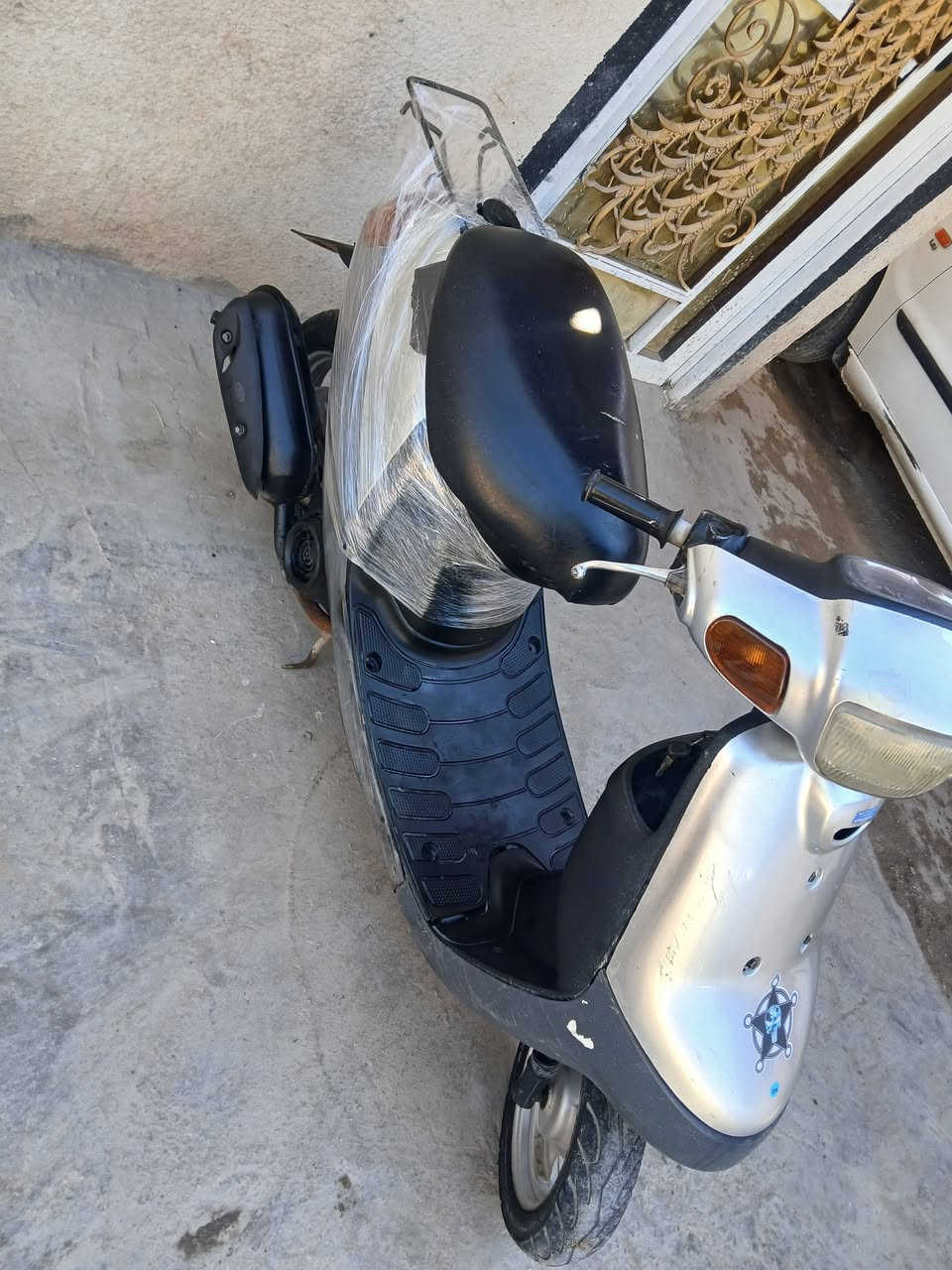 السلام عليكم دراجه بطه للبيع شغاله سلف وهندر كهربائية شغاله كلوب كدام شغال اشاير شغاله قفل جنطه شغال قفل سكان شغال  دراجه نضيفه سعر 260 وبيه مجال رقمي ***********
