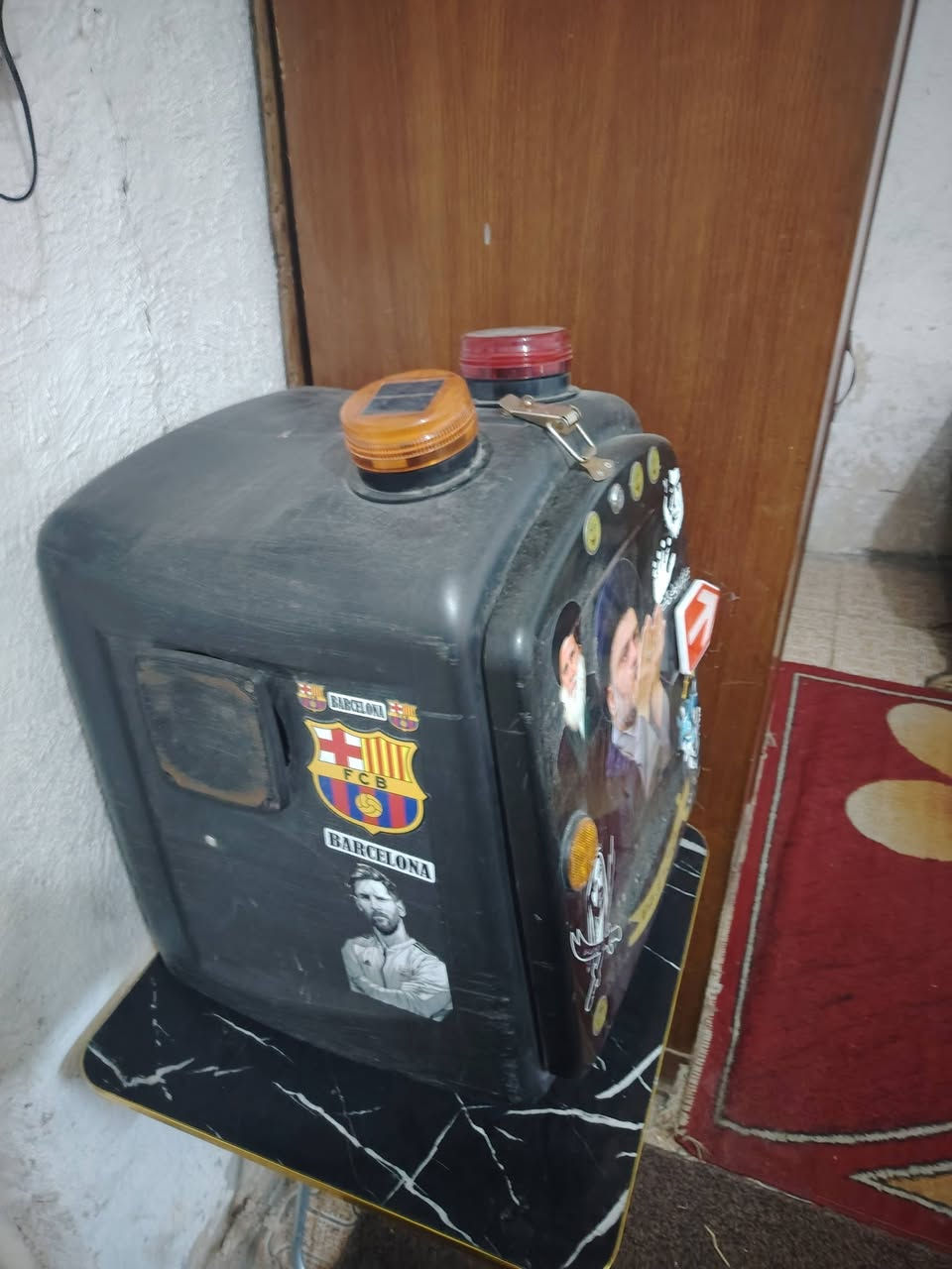 سلام عليكم صندوك مال دلفري للبيع كامل ويه سماعات شادله السعر ٦٠ الف مكاني بغداد  هذه رقمي ***********
