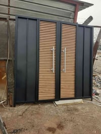 باب خارجي السعر ٢٢٥ بغداد الحسينيه الهاتف٠٧٧١٦٠١٧٠٣٨ العرض مترتين الار...