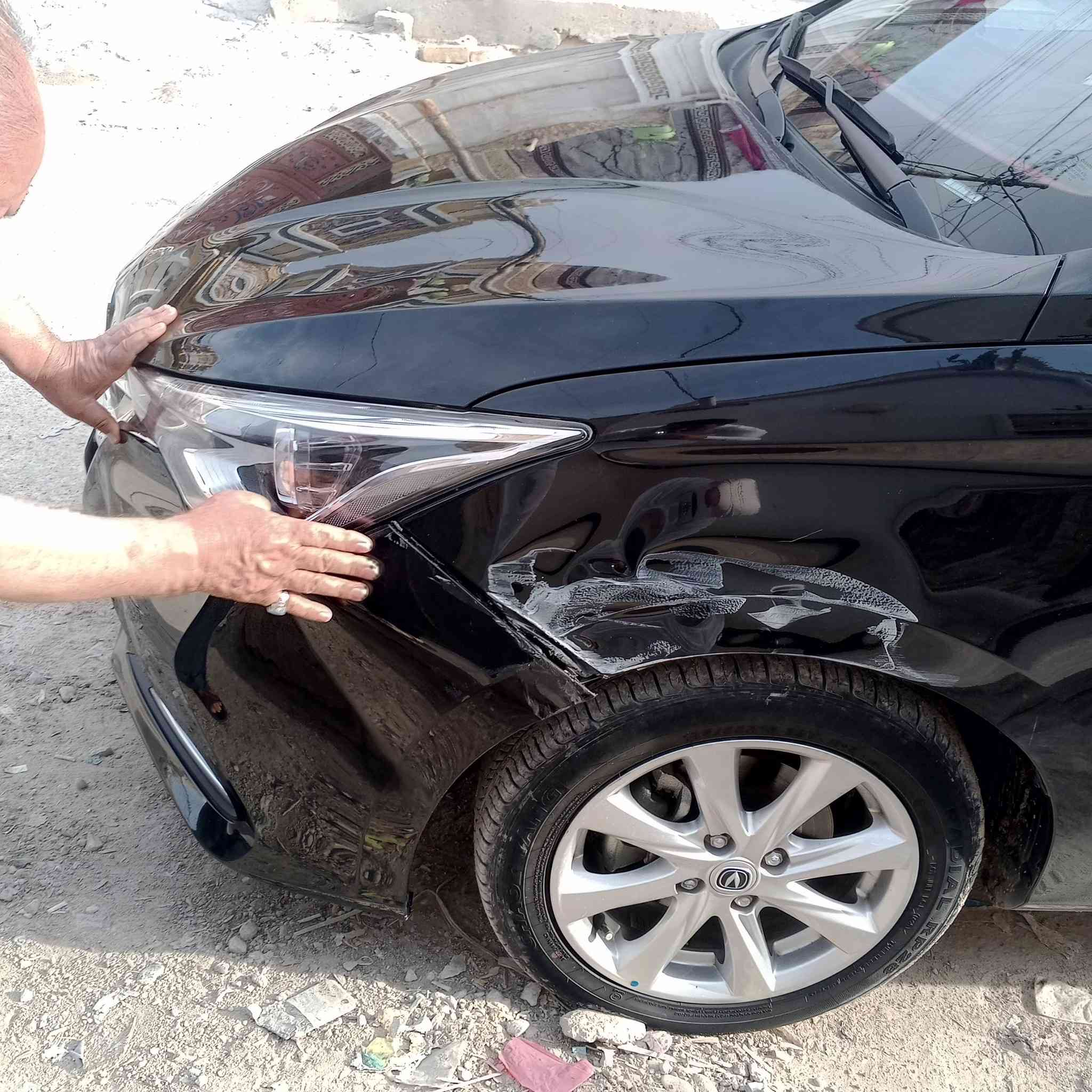 شانجان سفن مديل 25 بضمان الشركه بيهه بس هاي الضربه البسيطه السعر 14 مليون نضافتهه ميه بل ميه رقم الهاتف *********** قفل ب 14

