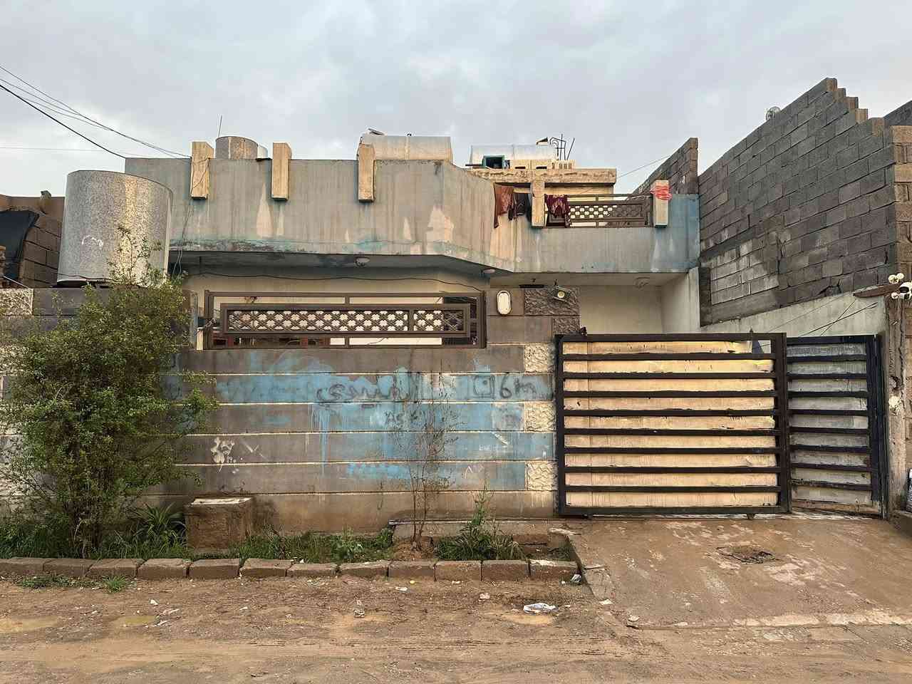 سلام عليكم 
دار زراعي 
مساحه 200متر قاطين
مثل ملتشوفون
الدار كلش مرتب ونضيف فول 
سيراميك
 موقع كركوك
حي بدر فرع الثاني من التجاري شارع خدمات ابو كرار
  الدر مرتب كلش ونضيف
السعر90 بي مجال بسيط

مستعدون لي عروض دوركم كافه مناطق كركوك 
كل الي عليك تتواصل ويانا واترك الباقي علينا
يوجد لدينا عروض مميزه  فقط تواصل معانا وانطيك شي اليناسب طلبك

للاتصال ***********
