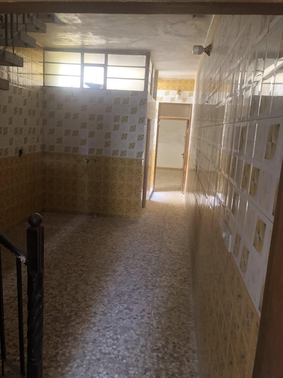 دار حديث للايجار جاهز من كلشي يحتوي على ثلاث غرف نوم واستقبال مع خدمات صحية فوك وجوه 
العنوان:الشعب العقاري نهايه شارع اسواق فدك
السعر:500 ألف
للاستفسار:***********مكتب الظلال للعقار
