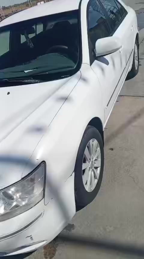 سوناته موديل 2009 
سياره مابيههً نقص حداديه كامله كما موضح بالصوره 
للاسفسفار اكثر اتصل ع الرقم ***********
