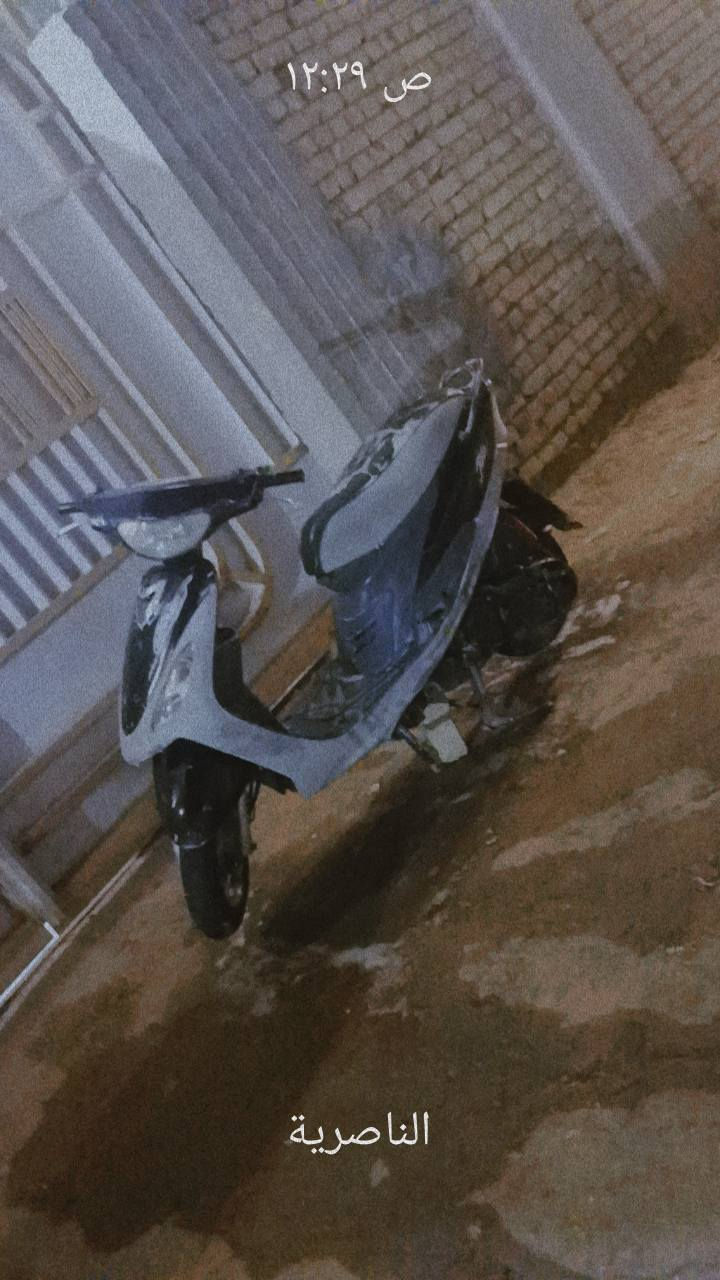 سلام عليكم
ماكس منغولي للبيع نضيفة نصبتها حلوة مامفتوحة كلشي شغال بيها 
اشاير 
كلوب امامي 
سلف 
زنون بنفسجي
مديل 2007
*********** رقمي
دراجة مكفولة من السرقة والقانون والعشيار واذا تريد نسوي مكاتبة 
السعر 600 وبيها مجال مو شراي لا تراسل
