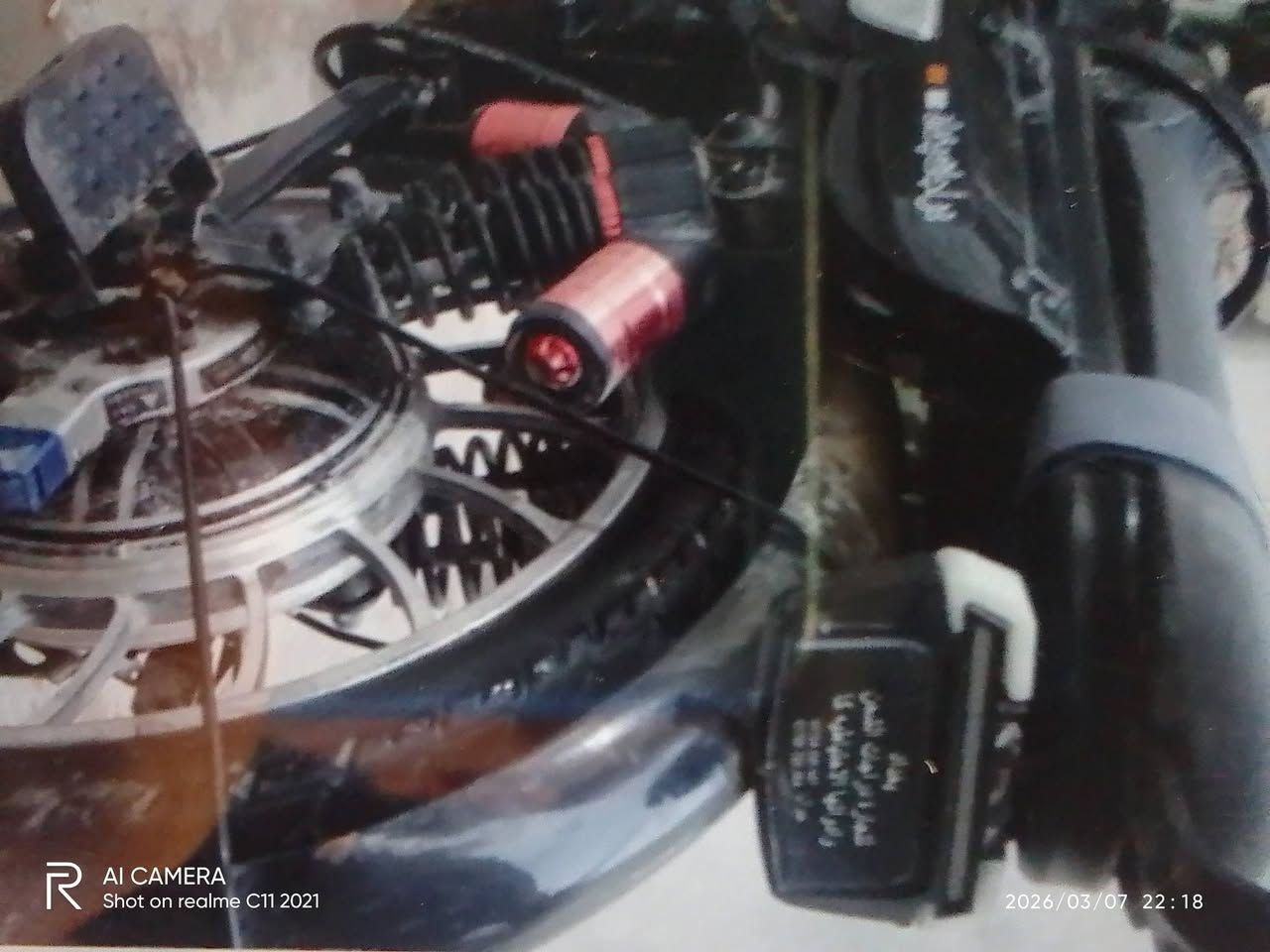 السلام عليكم دراجه شحن البيع السعر 150 بيه مجال  أربع بصاريات كهربائيات شغاله نضام سرقه الرقم / *********** بي وساب
