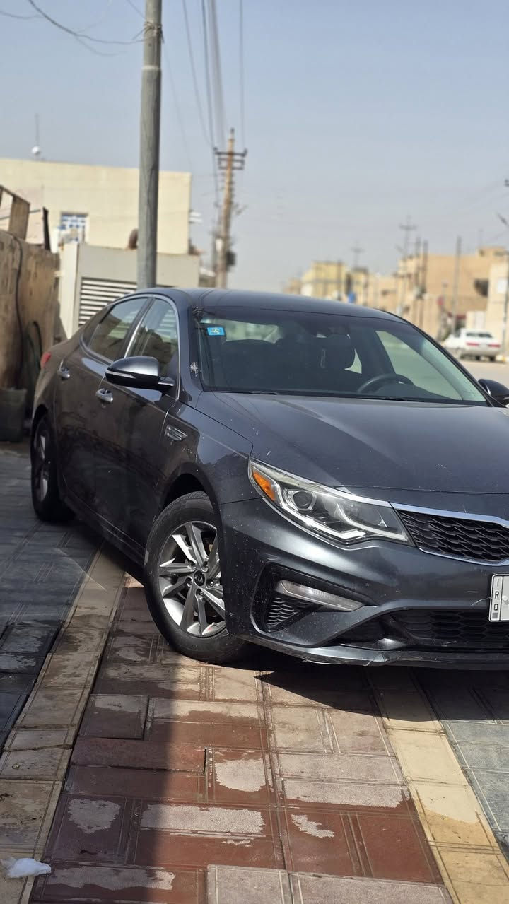 كيا اوبتما 2019  وارد امريكي
ماشيه 54 
رقم بغداد انكليزي  بإسمي 
سنويه جديدة 
الضرر جاملغ خلفي و قبق الجنطة 
مكينة و كير  مامفتوحات 
اشارة بالمراية 
رادار جابني وأمامي 
مثبت سرعة 
قياده ذاتية
شاشه كبيرة 
السياره جديدة و حلوة و جاهزة من كل شي  
السعر  138 $ 
*********** 
المكان ذي قار الشطرة
