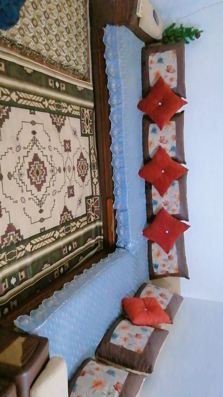 السلام عليكم تخم ديوان قنفات 5 قطع السعر 125بي مجال مكاني كركوك واحد حزيران وهاذا رقمي ***********
