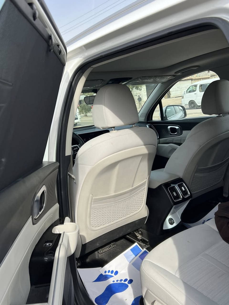 سورنتو 2024سياره مكفوله كفاله عامه ماشيه 33 ***********
