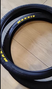 ماكسسز • حجم ٢٦ • زوج