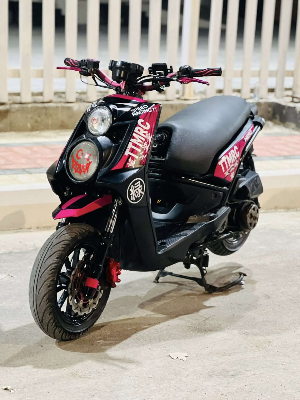 السلام عليكم دراجه سكنس جبلي مفتوحه ولفات بوشه 58ونص بلاديه الدراجه نضيف شوفت عينك غراضها كامله وشغاله من طول لطول لا نضوح ولا تبخير الدراجه عليها ويل اصلي وكلجات وستيرن وصالنصه شوفت عينك السعر 985 وبيها مجال قليل وشراي ب خدمه  
مكاني ناصريه الإسكان الصناعي***********
