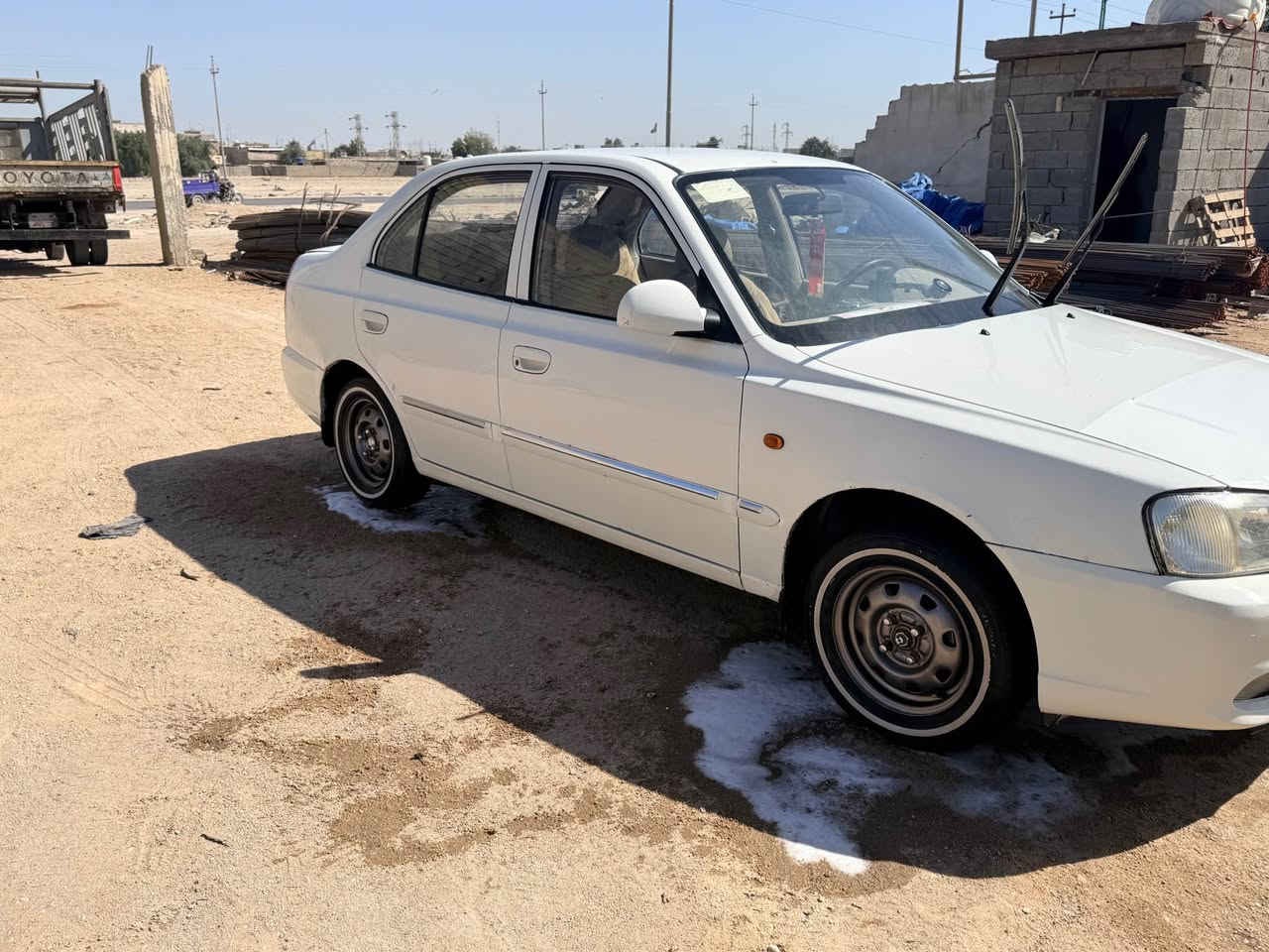 السلام عليكم 
فيرنا موديل ١٢ 
بيها بارد بالجاملغ الخلفي جهة السايق 
مرشوشه احزام جماليه أبيع عام عن المفاشل 
تبريد ثلج حداديه هستوني مبدلها 
سنويه وهزه جديده بسمي ل ٢٠٣١ 
السعر ٦٠ وبيها مجال 
مكانها بصره 
*********** Singapore
