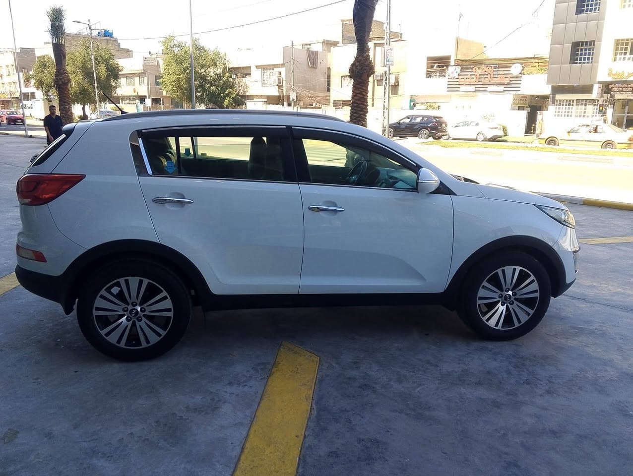 كيا سبورتج – خليجي
موديل 2015
مكينه 2000 GDI شرط بدون دوانز 
ماشيه 130 ألف كم
رقم السيارة بغداد انكليزي
مكان السيارة بغداد
يوجد صبغ  ربع الباب الخلفي فقط
السونار مرفق مع الصور
السعر 158 وبيها مجال 

📱 للاستفسار: ***********
