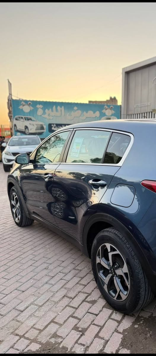 ..سلام عليكم سبورتج ٢٠٢١ وارد امريكي ماشية ٧٣ السيارة جديدة محرك كير تبريد تخم تاير السيارة جديدة رقم جديد هزة جديدة بسمنة  مكان بلديات رقم ***********
